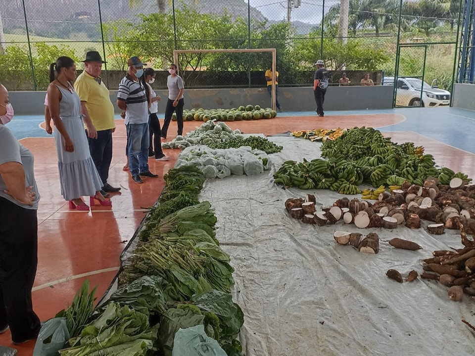 PREFEITURA DE ECOPORANGA ENTREGA ALIMENTOS ADQUIRIDOS PELO PAA