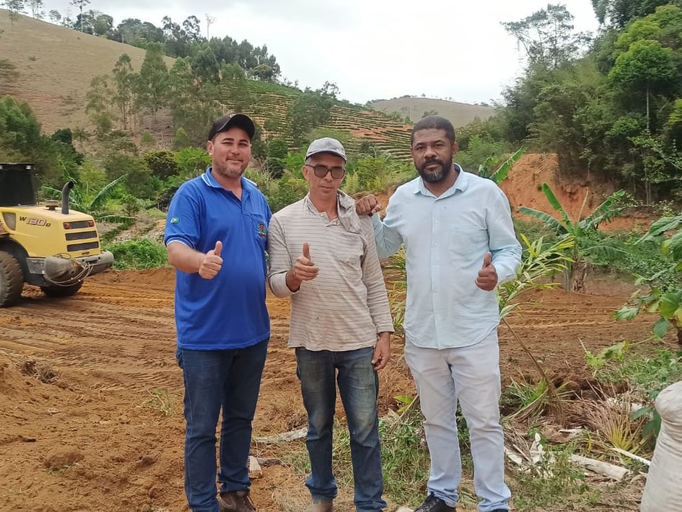 SECRETÁRIO DE AGRICULTURA REÚNE COM PRODUTORES RURAIS DO CÓRREGO DOIS DE SETEMBRO PARA IMPLANTAÇÃO DE UM SECADOR DE CAFÉ