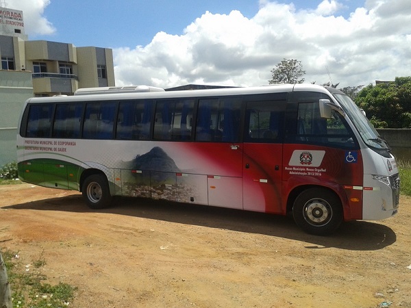 VEICULO ONIBUS PARA TRANSPORTE DE PACIENTES