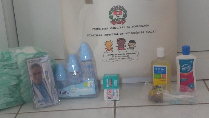 SECRETARIA DE ASSISTÊNCIA SOCIAL COMEMORA DIA DO BEBÊ E ENTREGA KITS À GRÁVIDA