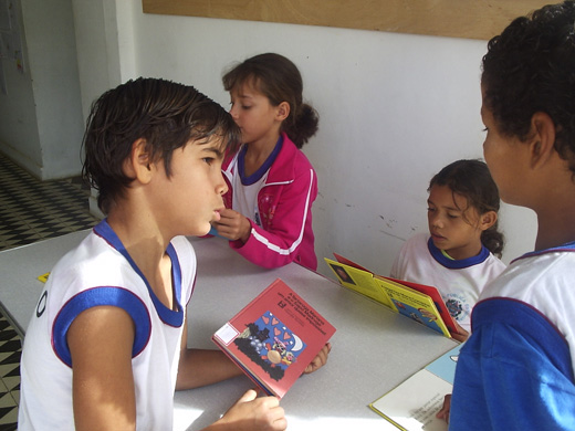 Rede Municipal de Ensino incentiva as crianças a visitarem a Biblioteca Municipal