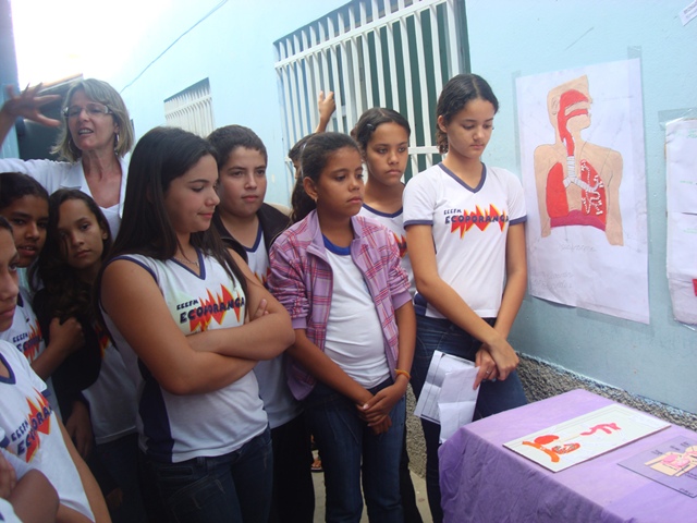 Estudantes de Ecoporanga realizam exposição sobre o sistema respiratório