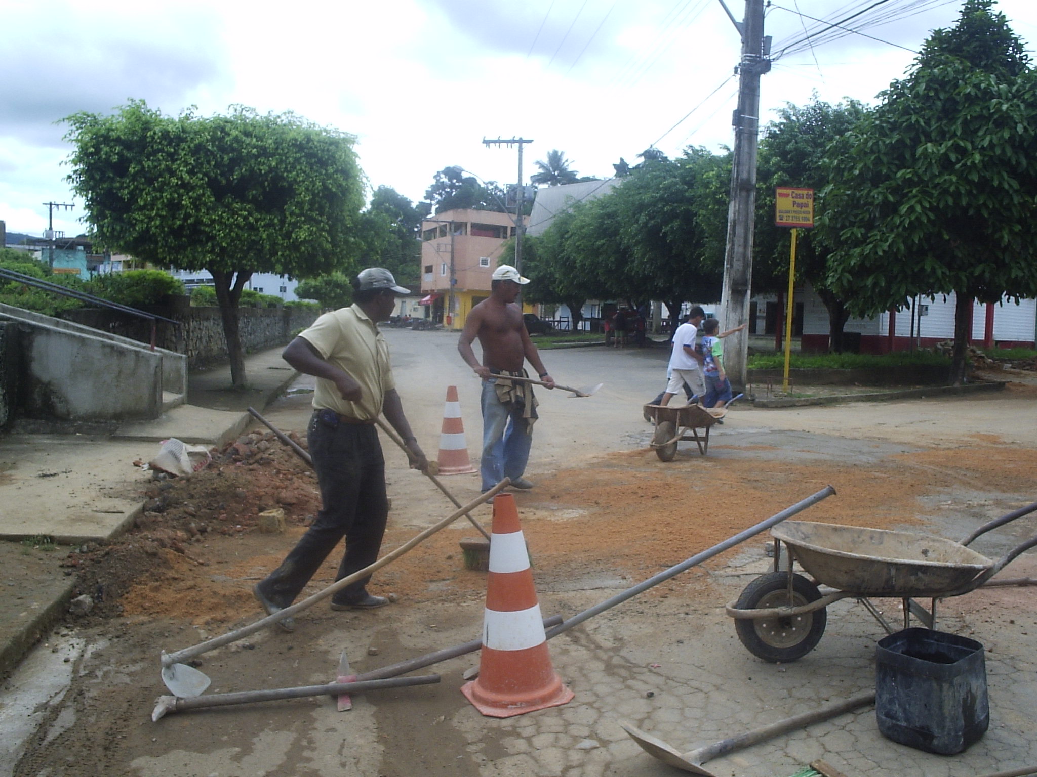 Operação tapa buracos é realizada em toda a cidade